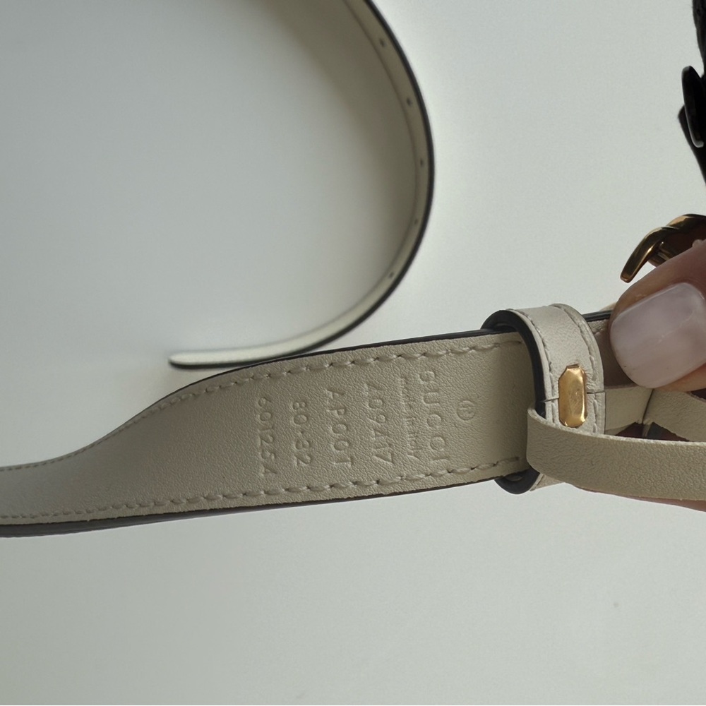 Gucci Cream Belt with Gold GG Buckle - Picture 5 of 6